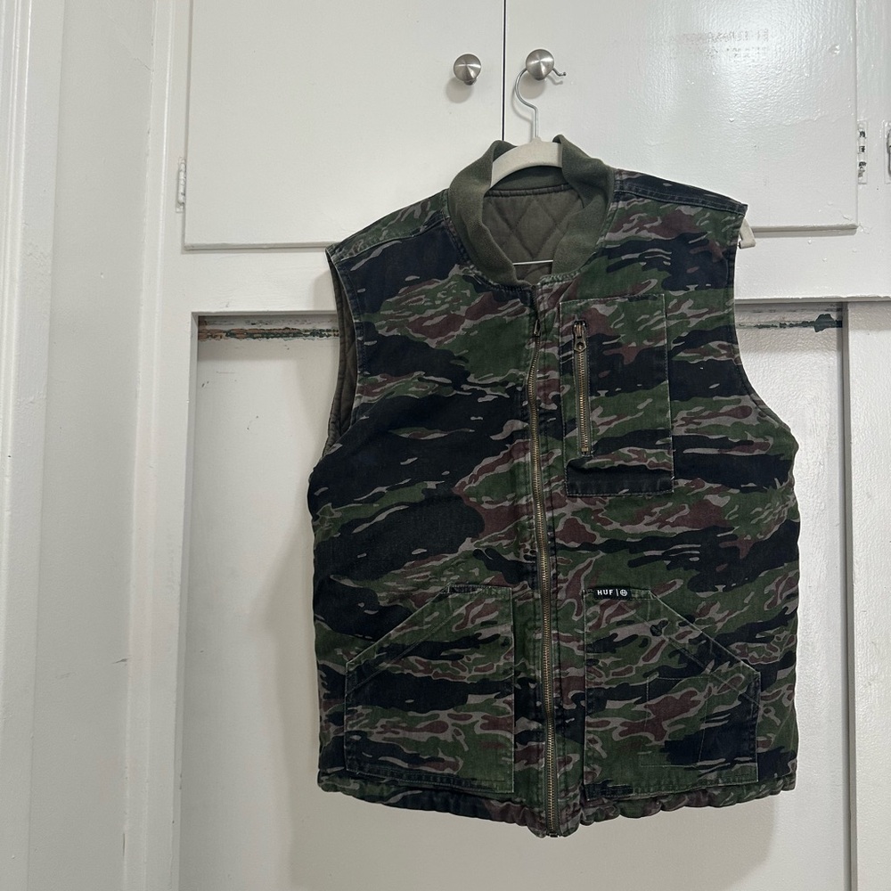 HUF Green and Black Camouflage Vest unisex large . Men can be medium